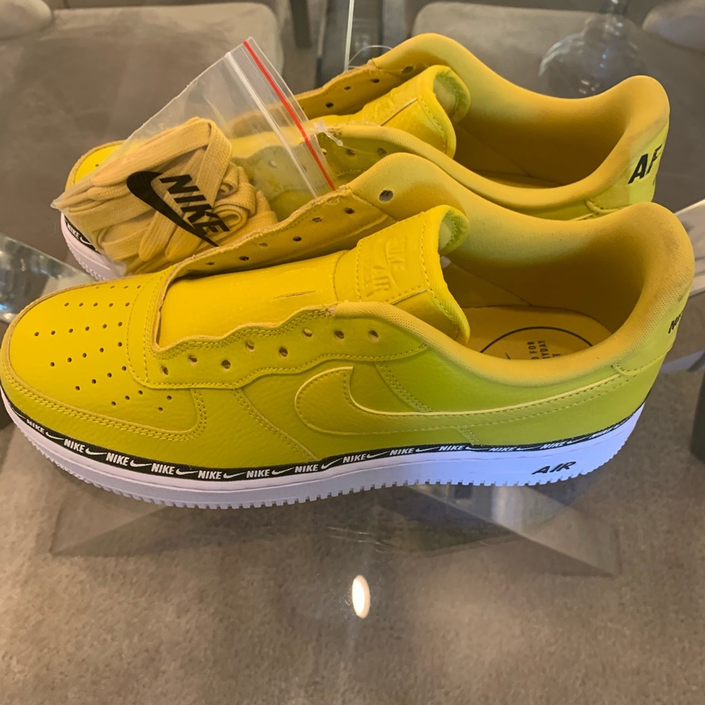 AIR FORCE 1 low SE premium over branding bright c
